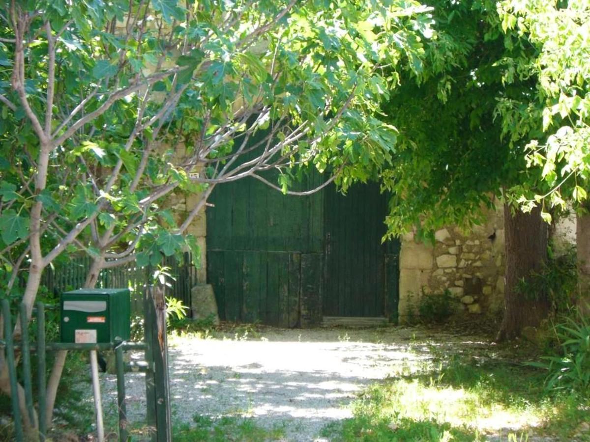 Maison Charmante Avec Terrasse Et Jardin A Noves Exterior foto